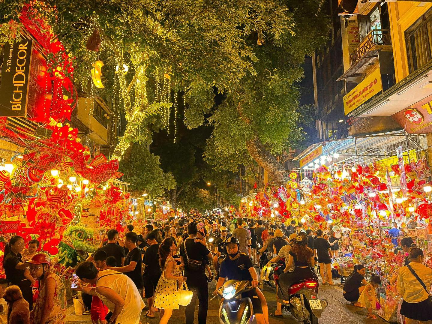 Hà Nội có những không gian cho phát triển kinh tế ban đêm, tập trung ở các quận như Hoàn Kiếm, Ba Đình, Tây Hồ.