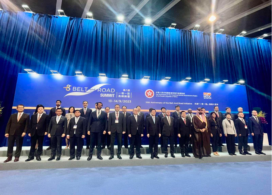 Bộ trưởng Nguyễn Chí Dũng chụp ảnh cùng các quốc gia tham gia Hội nghị thượng đỉnh Vành đai và Con đường lần thứ 8.