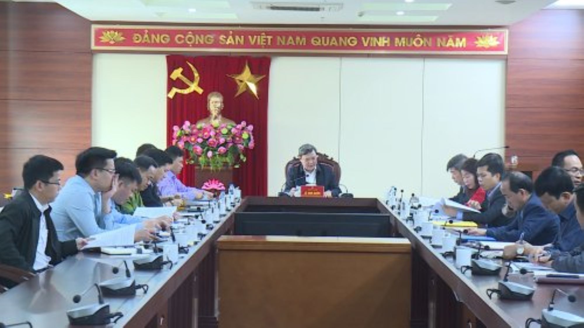 Mới đây, Thường trực Thành ủy thành phố Thanh Hóa họp thảo luận lấy ý kiến về việc giải quyết các dự án, mặt bằng, vụ việc tồn đọng trên địa bàn thành phố trong đó có Dự án Đô thị ven Sông hạc. 