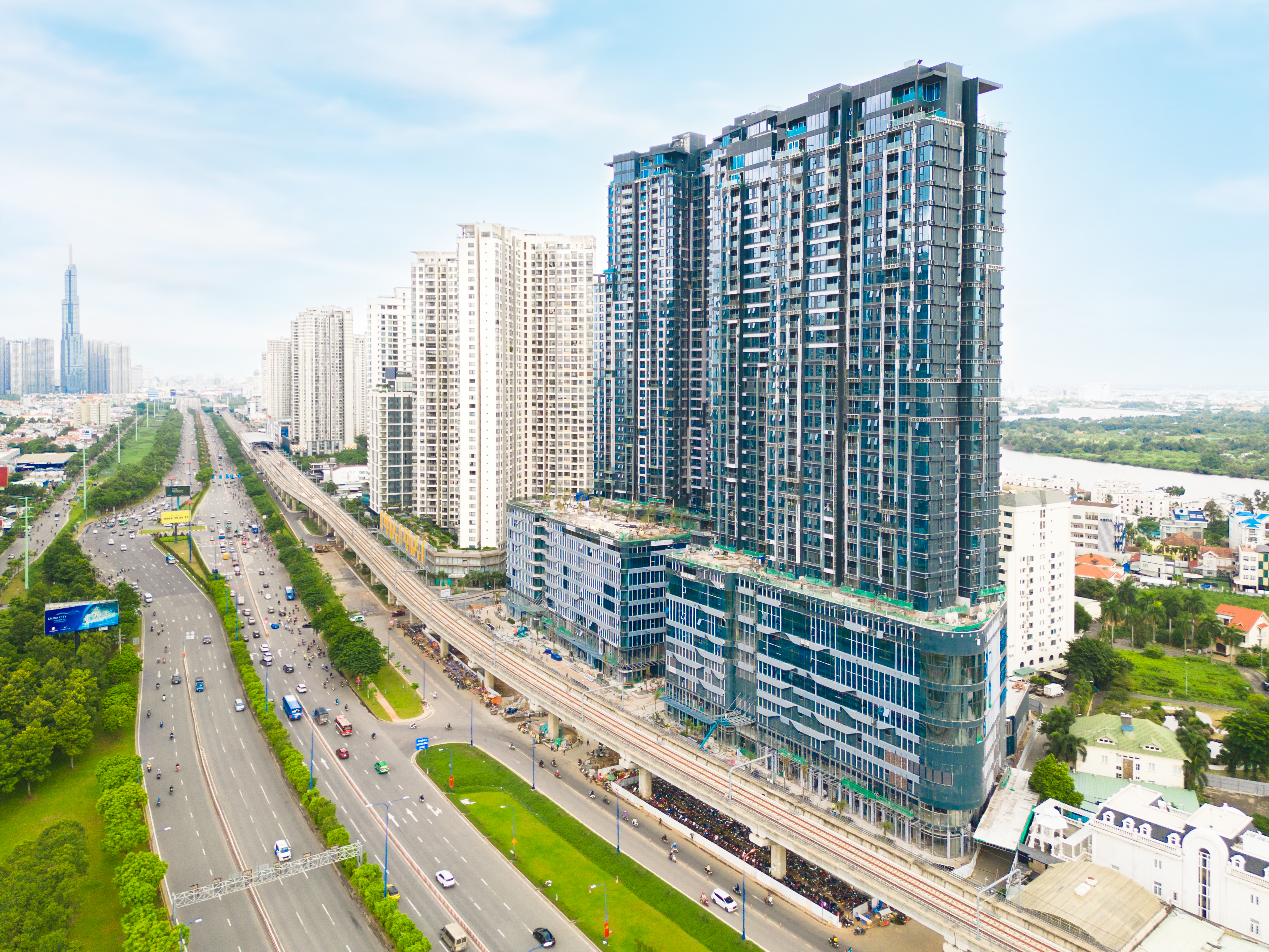 Metro số 1 đoạn qua Thảo Điền và đường Song Hành đang được hoàn thiện đã vẽ nên diện mạo mới cho khu vực này. Ảnh: LUMIÈRE riverside.