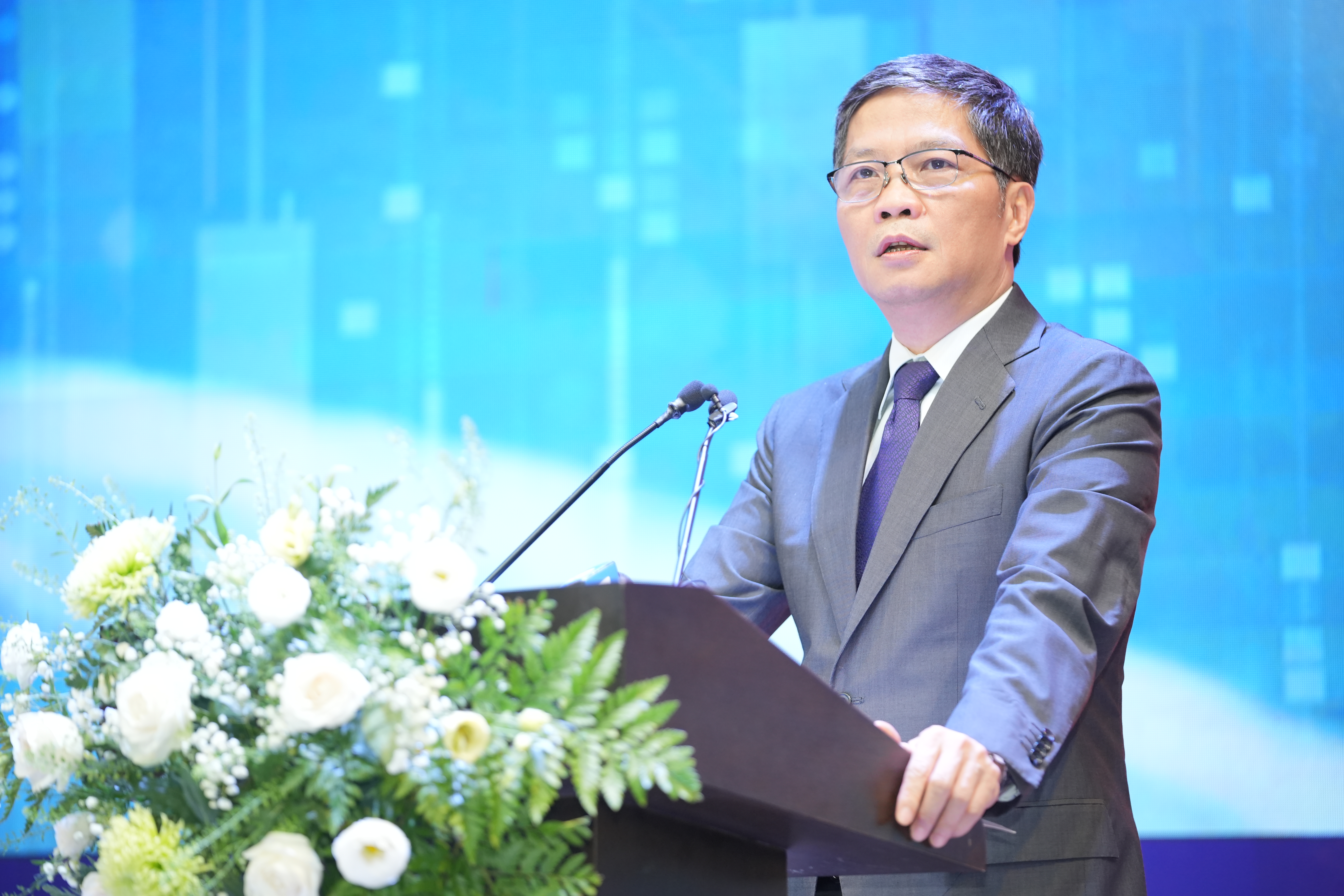 Trưởng ban Kinh tế Trung ương Trần Tuấn Anh phát biểu chỉ đạo tại Diễn đàn.