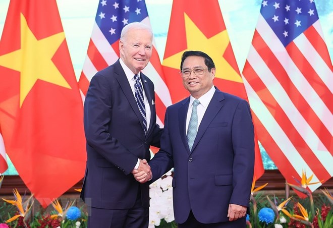 Cuộc gặp b&agrave;n tr&ograve;n doanh nghiệp với sự chứng kiến của Tổng thống Biden v&agrave; Thủ tướng Phạm Minh Ch&iacute;nh l&agrave; một điểm nhấn trong chương tr&igrave;nh của Tổng thống v&agrave; đ&atilde; thể hiện một trong những trọng t&acirc;m của quan hệ thời gian tới.