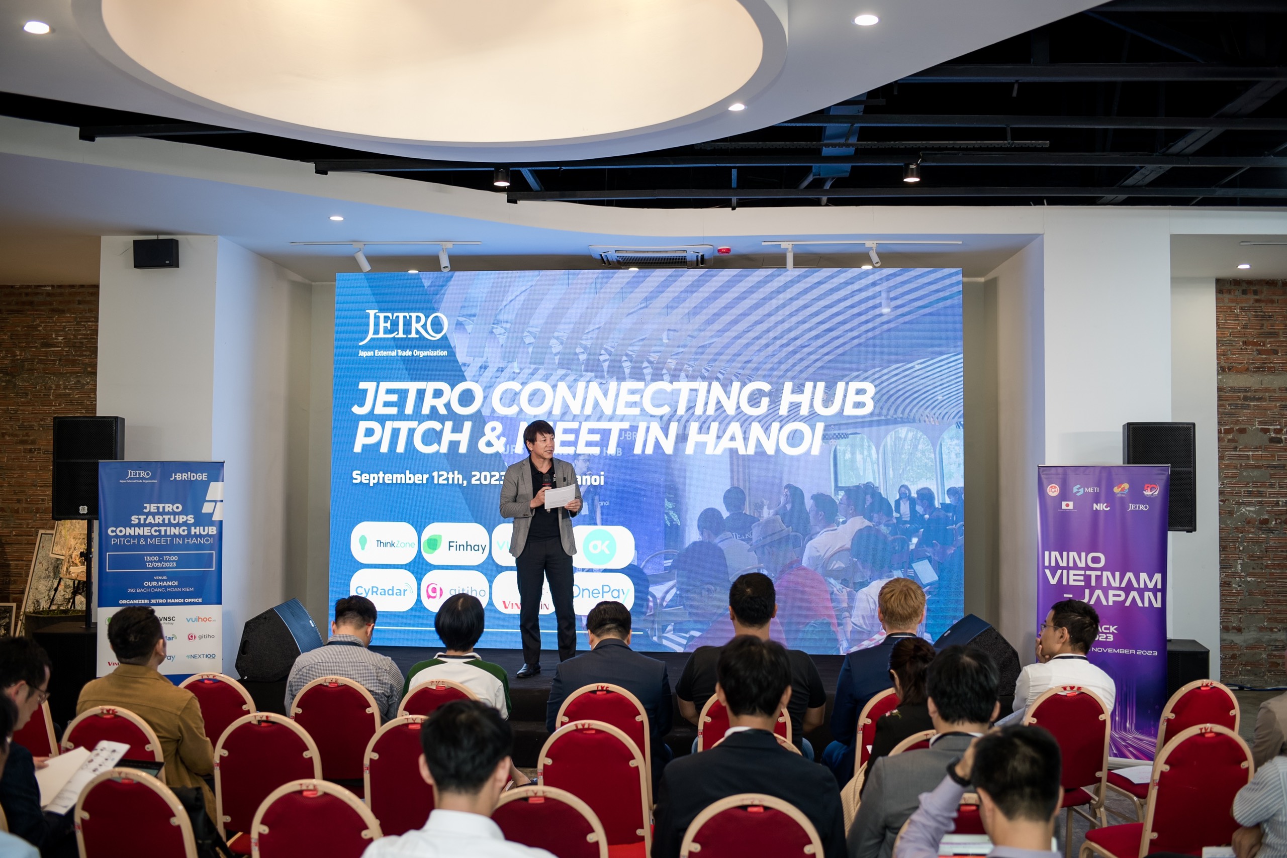 Mr. Takeo Nakajima, Chief Representative of JETRO Hanoi, addresses the event. Photo: JETRO Hanoi