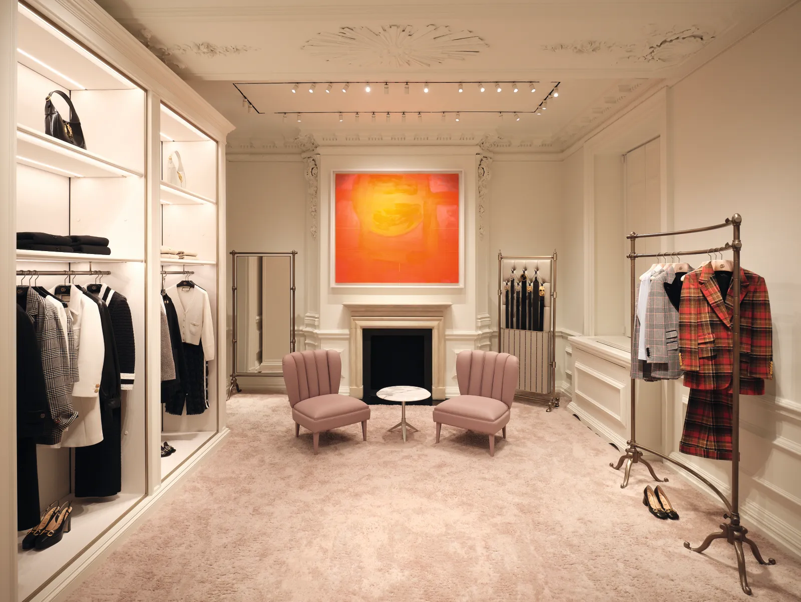 Ở tầng cao nhất là Gucci Salon đầu tiên của Châu Âu – một ý tưởng sáng tạo mới dành cho khách hàng VIP.