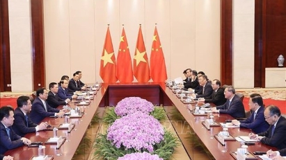 Talks between Vietnamese and Chinese Premiers