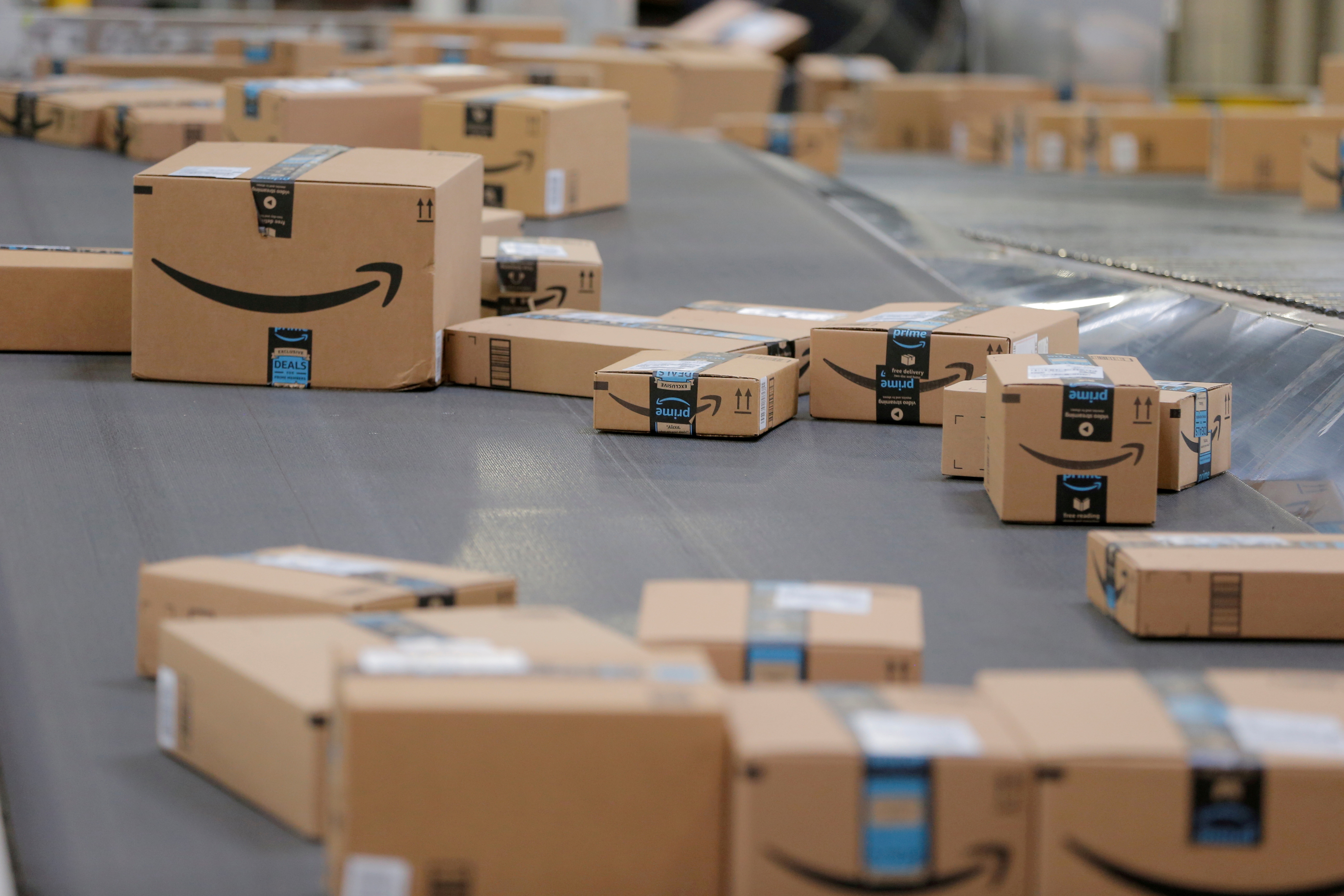 Thị trường bán lẻ trực tuyến, chương trình thành viên Amazon Prime và đơn vị điện toán đám mây, chiếm gần 90% doanh thu của Amazon.