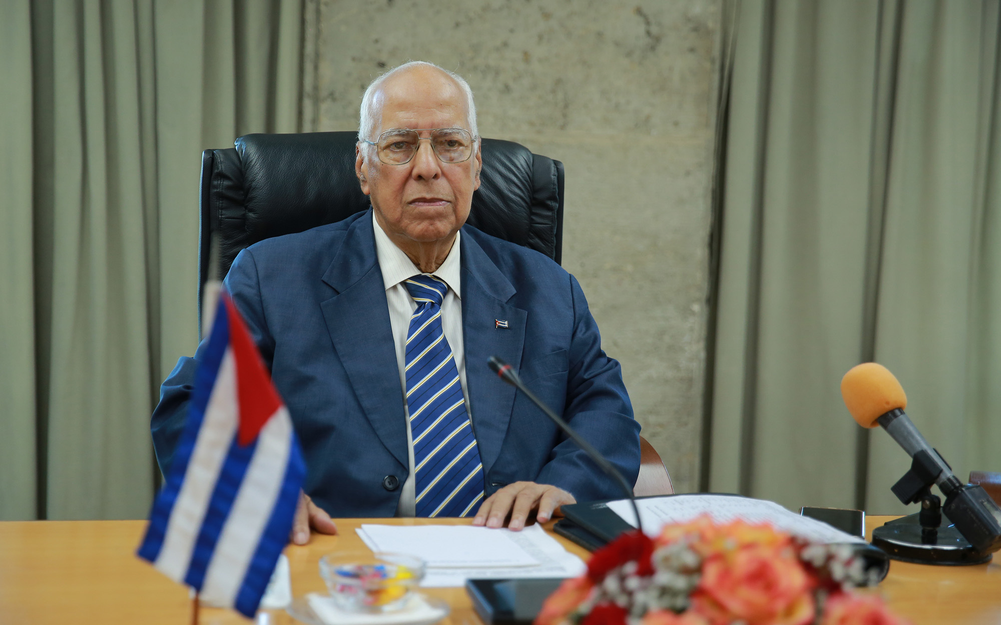 Ph&oacute; Thủ tướng Thứ nhất Ricardo Cabrisas Ruiz đ&aacute;nh gi&aacute; cao v&agrave; cảm ơn sự gi&uacute;p đỡ nhiều mặt của Đảng, Nh&agrave; nước v&agrave; nh&acirc;n d&acirc;n Việt Nam đối với Cuba. Ảnh: VGP.