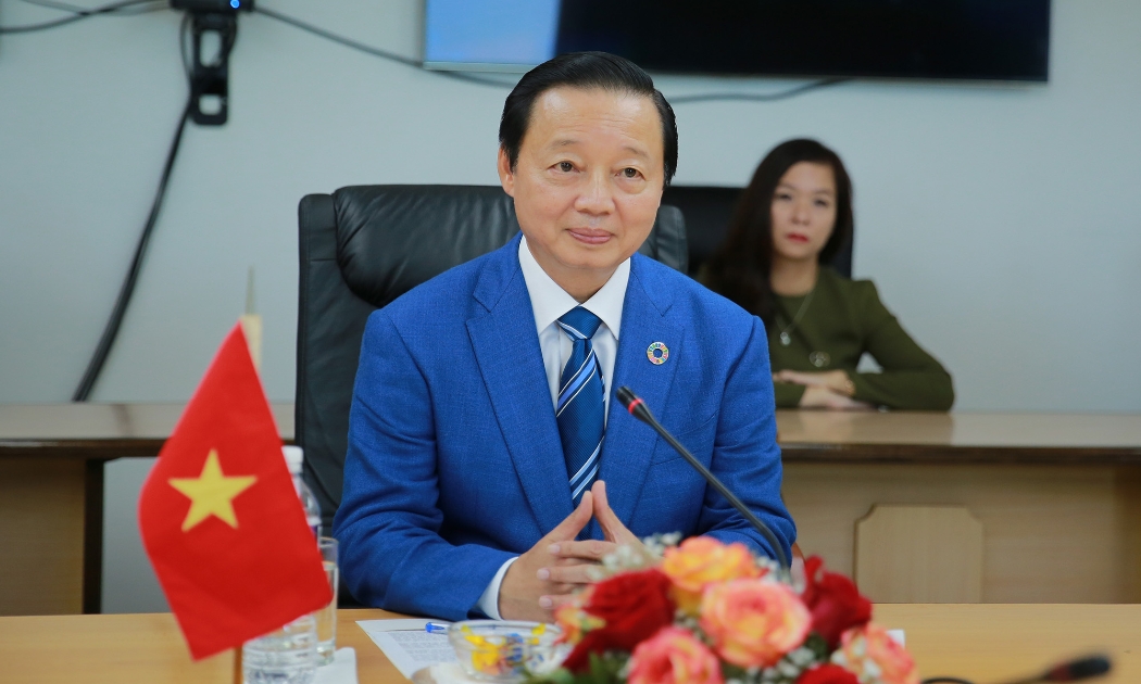 Phó Thủ tướng Trần Hồng Hà thông báo với Phó Thủ tướng Thứ nhất Ricardo Cabrisas Ruiz về một số hoạt động nổi bật của đoàn cấp cao Việt Nam khi tham dự Hội nghị Thượng đỉnh G77 và Trung Quốc, thăm và làm việc tại Cuba. Ảnh: VGP.
