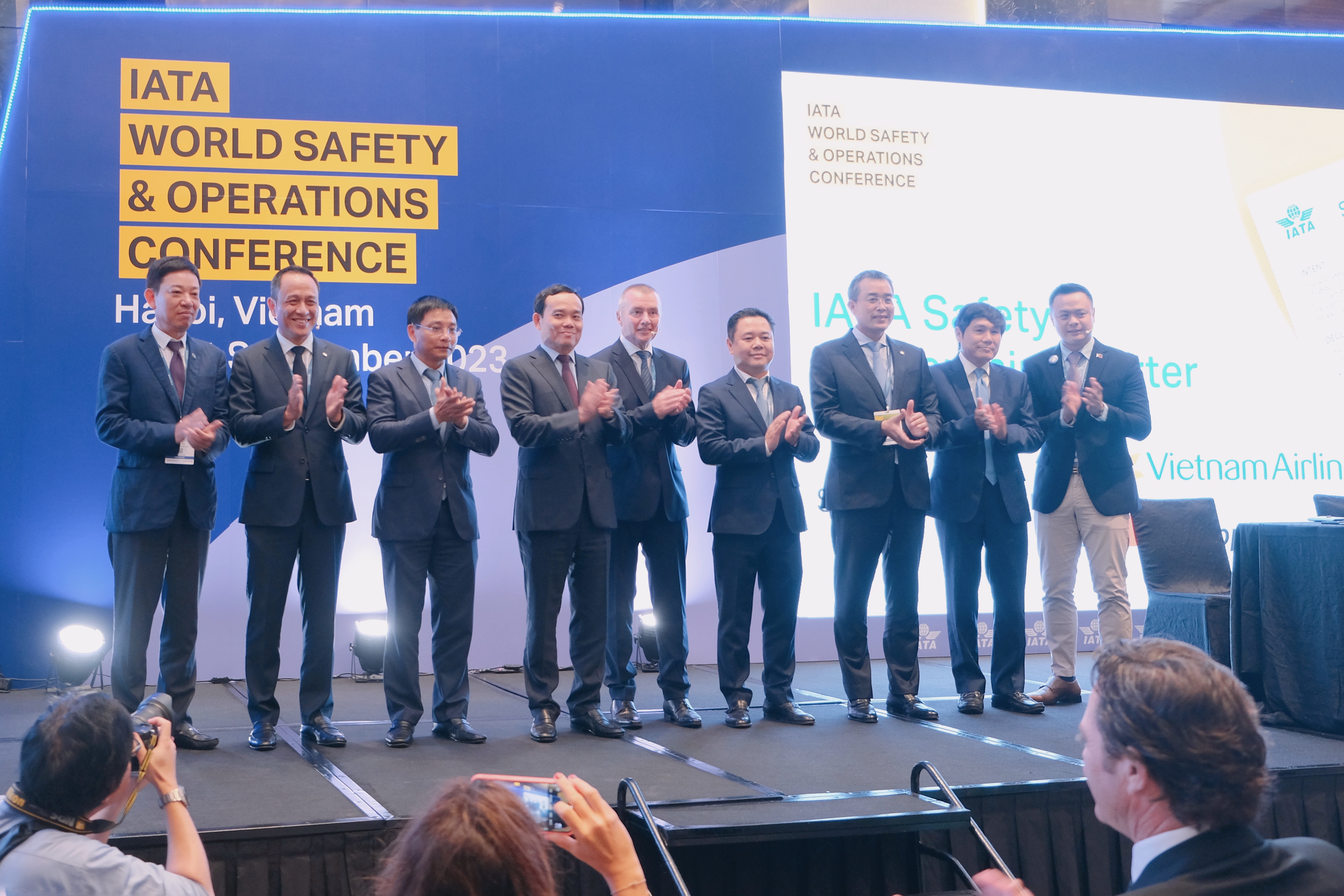 Vietnam Airlines and IATA signed a Charter on Safety Culture at the Conference. Source: Vietnam Airlines