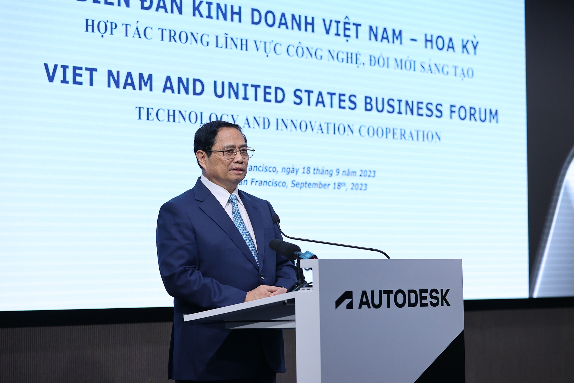 Thủ tướng mong muốn các doanh nghiệp Hoa Kỳ tiếp tục đầu tư vào Việt Nam, giúp Việt Nam tham gia chuỗi cung ứng toàn cầu, nhất là trong lĩnh vực khoa học công nghệ, đổi mới sáng tạo để cùng nhau chiến thắng, cùng có lợi, trên tinh thần 