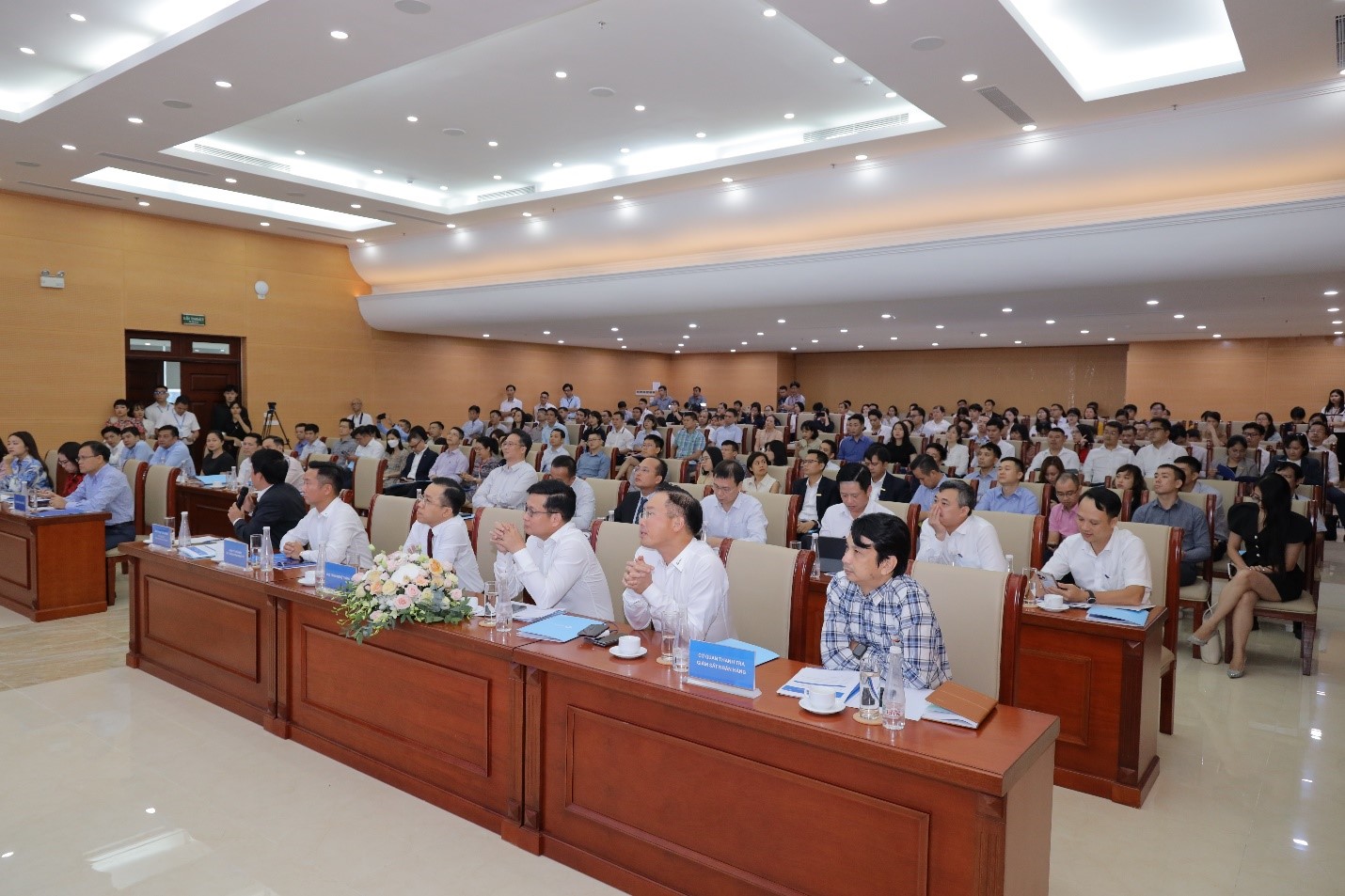 Hơn 150 đại diện từ các ngân hàng trên toàn quốc tham gia toạ đàm.