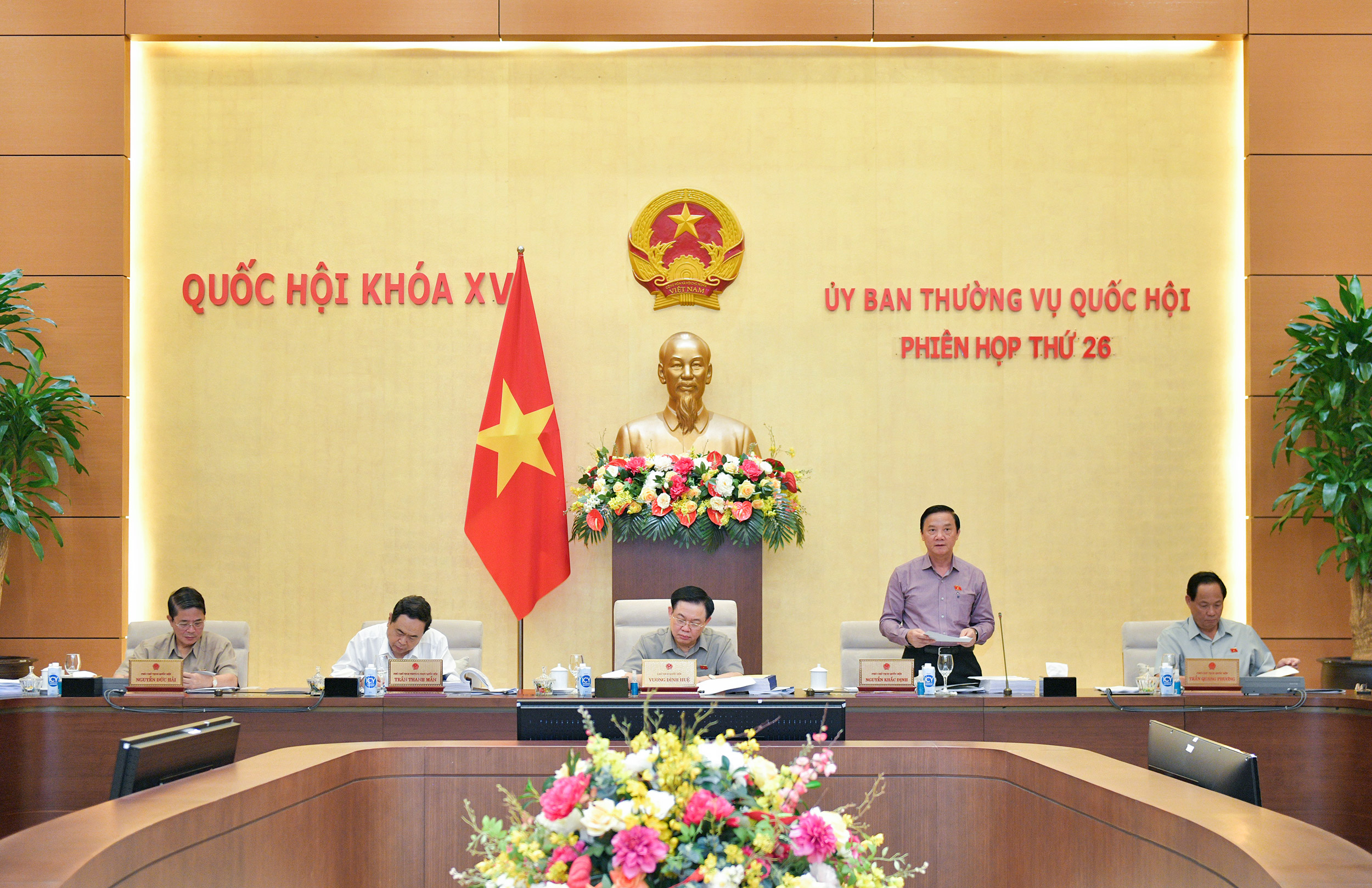 Phó Chủ tịch Quốc hội Nguyễn Khắc Định phát biểu kết luận phiên họp. Ảnh: Quốc hội