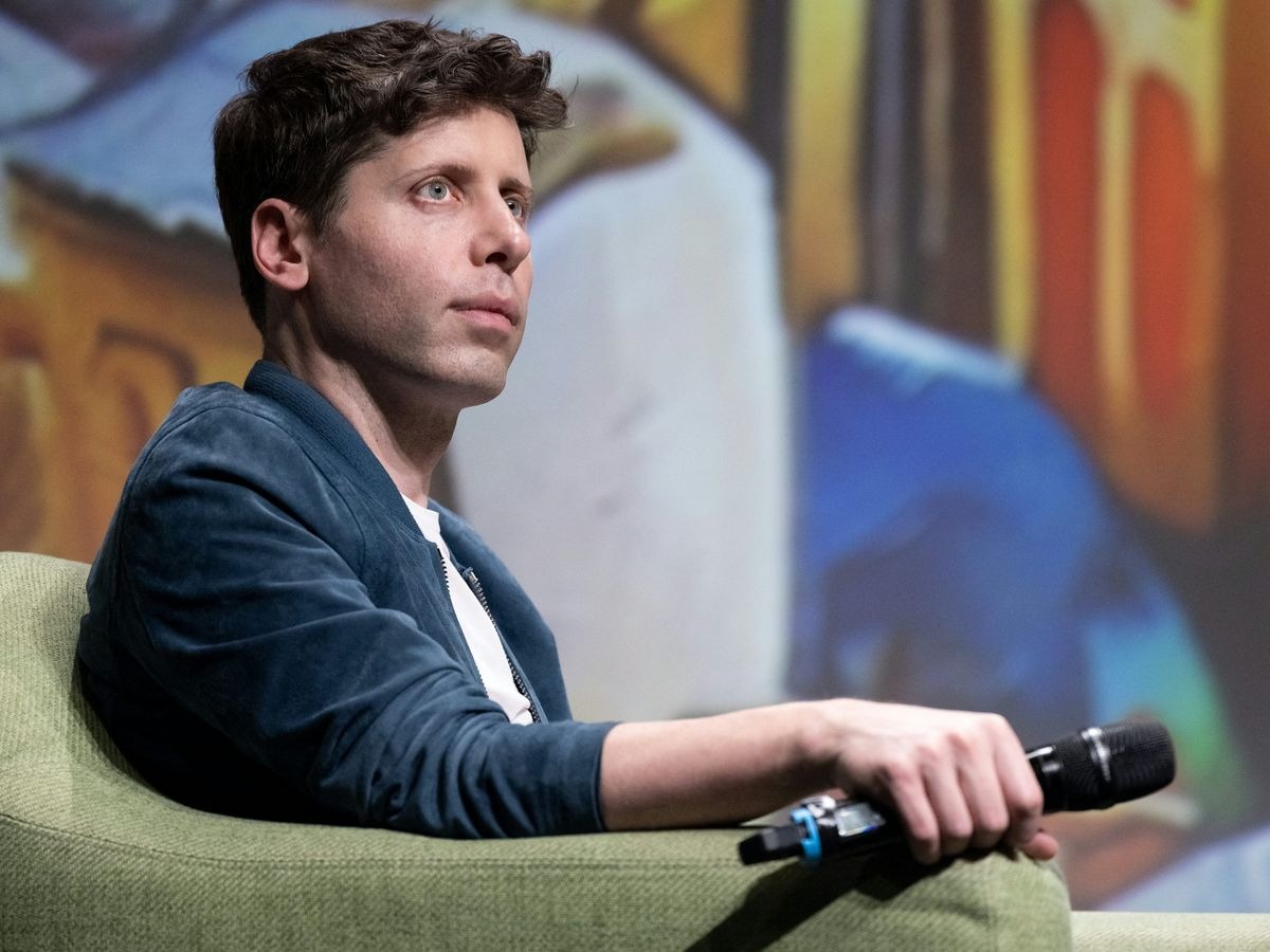 Sam Altman, CEO OpenAI, là nhà đầu tư thiên thần cho hơn 100 công ty khởi nghiệp, bao gồm Asana, Instacart và Pinterest.