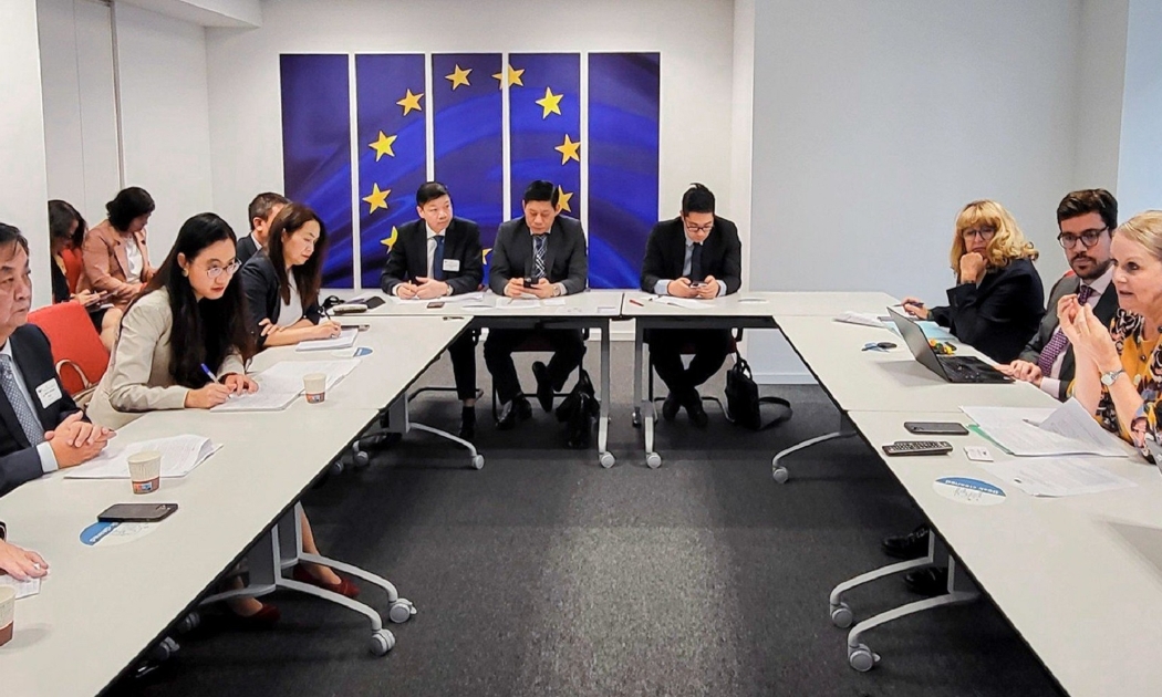 Bộ trưởng Lê Minh Hoan làm việc với các cơ quan của Ủy ban châu Âu (EC) tại Brussels, Bỉ.