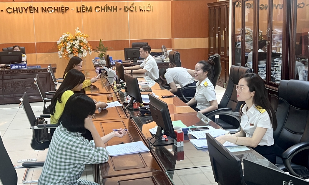 Kiểm tra rà soát các hồ sơ khai thuế phát hiện những sai sót, ẩn lậu để điều chỉnh tăng số thuế kê khai hoặc ấn định thuế.