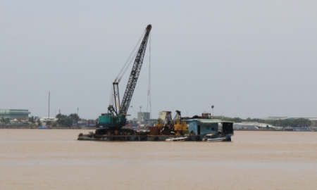 Đồng Tháp tiên phong giao mỏ cát cho nhà thầu cao tốc khai thác