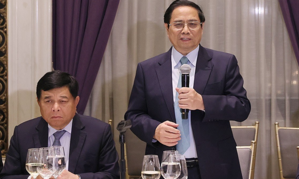 Thủ tướng Phạm Minh Chính phát biểu tại cuộc tọa đàm, ăn tối làm việc với lãnh đạo các tập đoàn đa quốc gia và các quỹ đầu tư tài chính lớn của Hoa Kỳ - Ảnh: VGP.