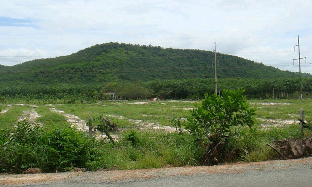 Địa điểm tham quan du lịch Núi Cậu (huyện Dầu Tiếng, tỉnh Bình Dương) là nơi dược quy hoạch xây dựng sân bay lưỡng dụng của Bình Dương. Ảnh internet.