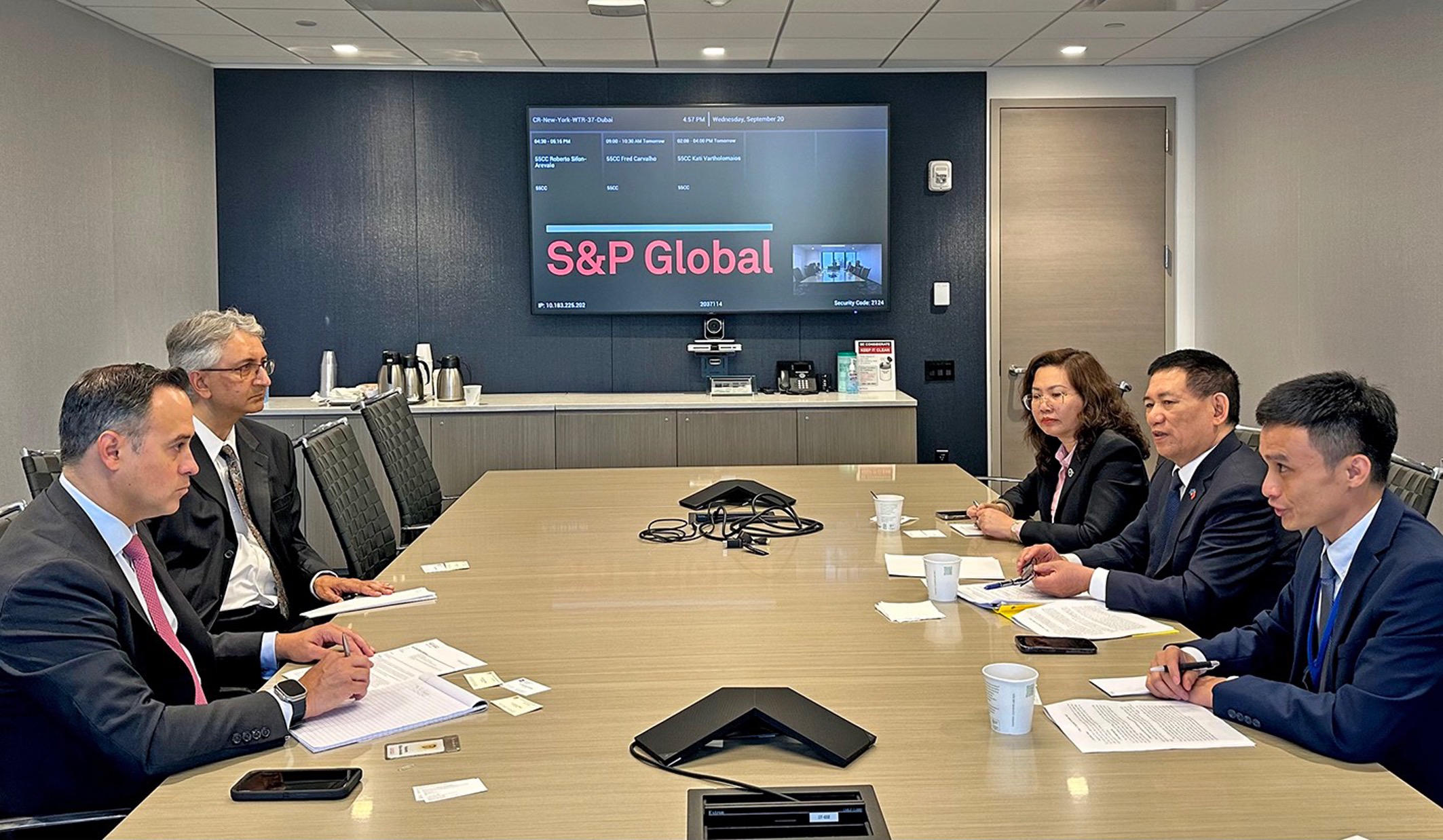 Bộ trưởng Hồ Đức Phớc làm việc với Tổ chức xếp hạng tín nhiệmStandard & Poor's Global Ratings.
