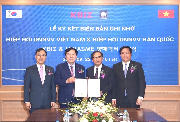 VINASME và KBIZ ký biên bản ghi nhớ hợp tác kinh doanh.
