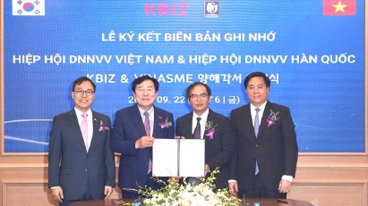 Vietnam & South Korea sign MoU on supporting businesses