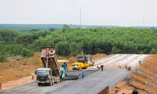 Cao tốc Cam Lộ - Vạn Ninh: Lo giải phóng mặt bằng chậm và ngập úng cục bộ