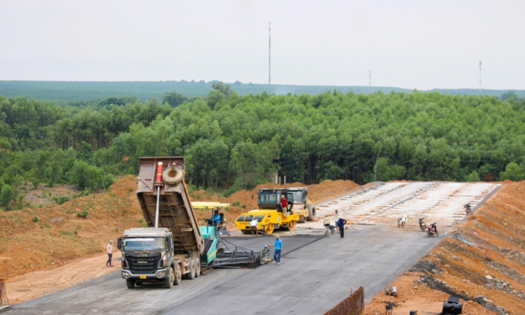 Cao tốc Vạn Ninh - Cam Lộ qua địa bàn tỉnh Quảng Trị có chiều dài tuyến 32,53km.