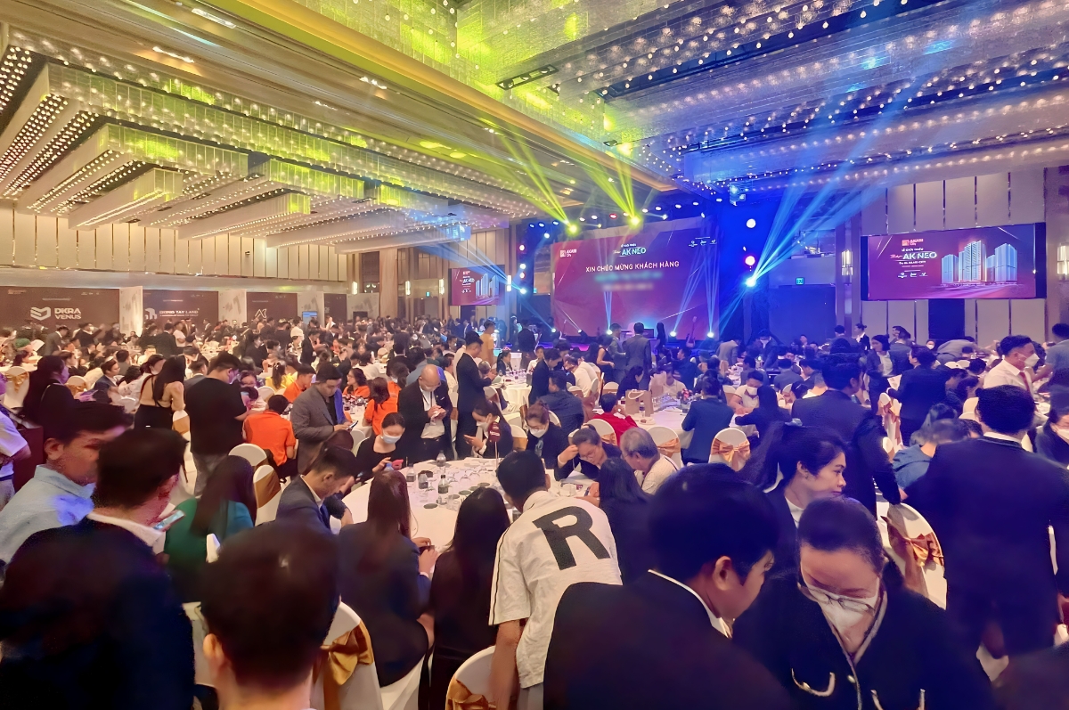 Khoảng 500 khách hàng tham dự sự kiện giới thiệu tháp AK NEO.