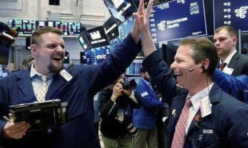 Nhà đầu tư cá nhân tháo chạy ngàn tỷ, khối ngoại, tự doanh và tổ chức gom mạnh 