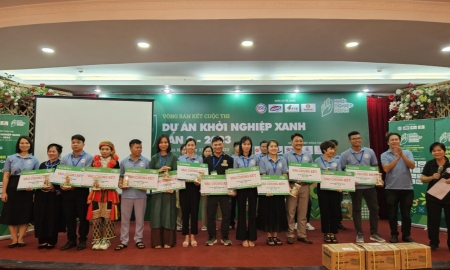 Ban tổ chức và 12 dự án khởi nghiệp xanh phía Bắc vào chung kết Dự án Khởi nghiệp Xanh lần 9.