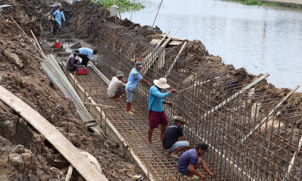 Tiền Giang đầu tư xây dựng tuyến đê biển, sông nhằm chống xói mòn và bảo vệ môi trường - Ảnh minh họa.