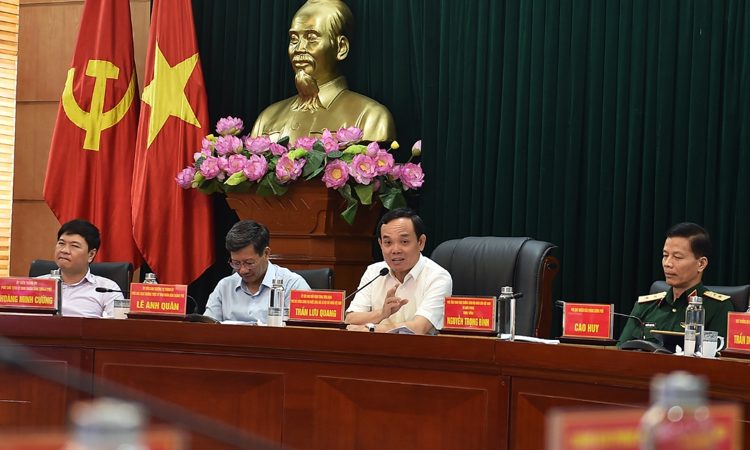 Phó Thủ tướng Trần Lưu Quang làm việc với các địa phương: Quảng Ninh, Hải Phòng và Hải Dương về tình hình sản xuất kinh doanh, chống buôn lậu - Ảnh: VGP