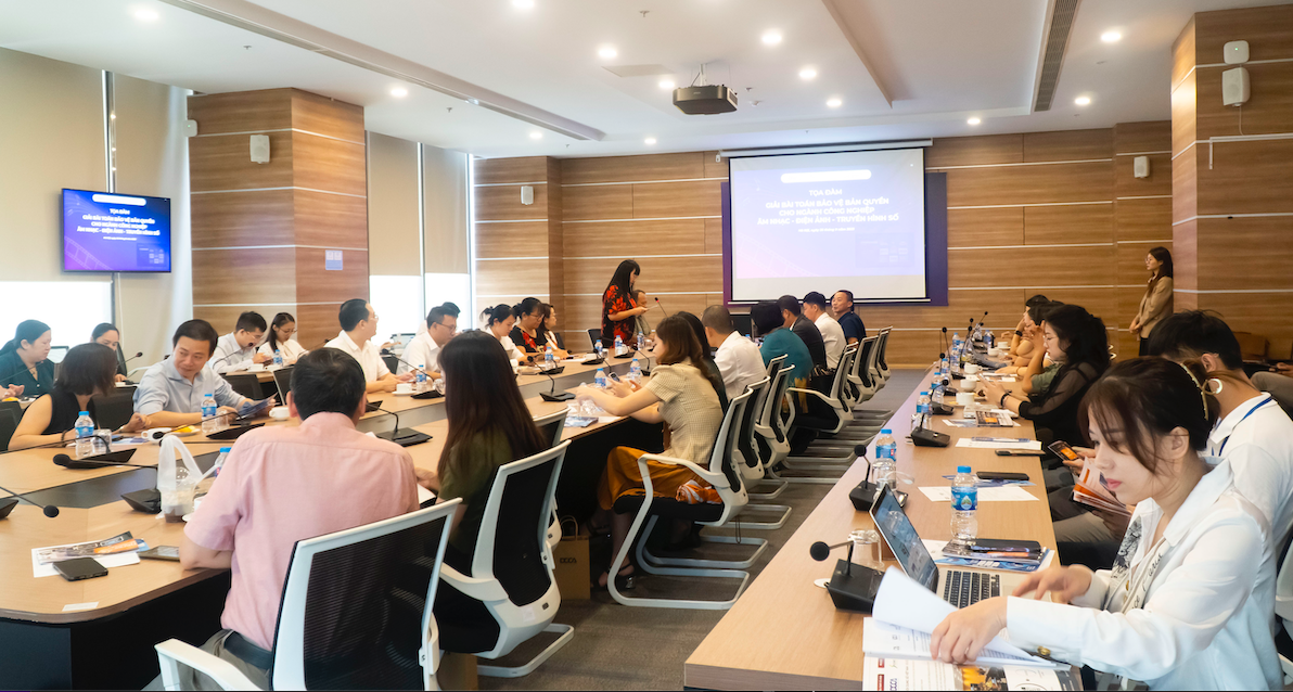 Tọa đàm “Giải bài bảo vệ bản quyền cho ngành công nghiệp âm nhạc – điện ảnh – truyền hình số” được tổ chức sáng 26/9.