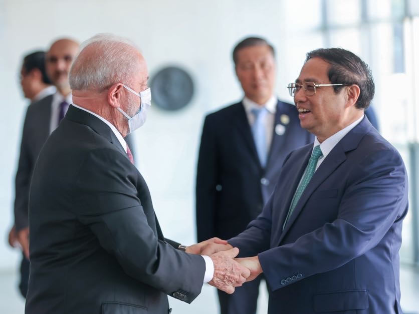 Thủ tướng Chính phủ Phạm Minh Chính chúc mừng những thành tựu to lớnmà Brazil đạt được trong quá trình phục hồi và phát triển kinh tế-xã hội. Ảnh; VGP.