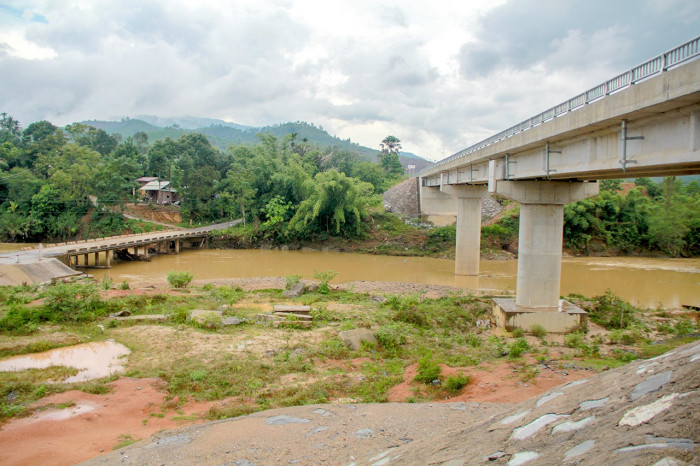 Cầu S&ocirc;ng V&agrave;ng được x&acirc;y mới d&ugrave;ng vốn vay JICA.