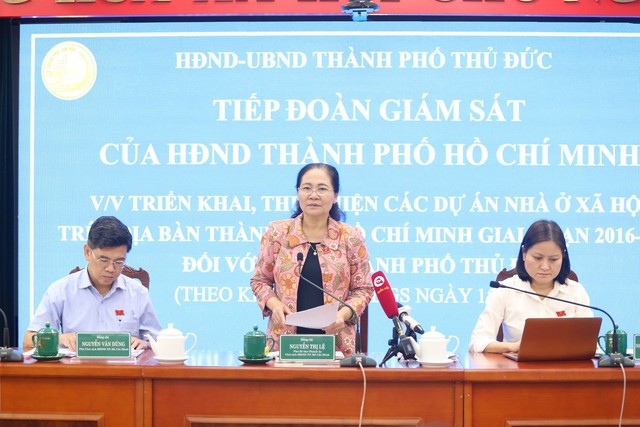Chủ tịch HĐND TP.HCM Nguyễn Thị Lệ chủ trì buổi giám sát - Ảnh: Vũ Phong