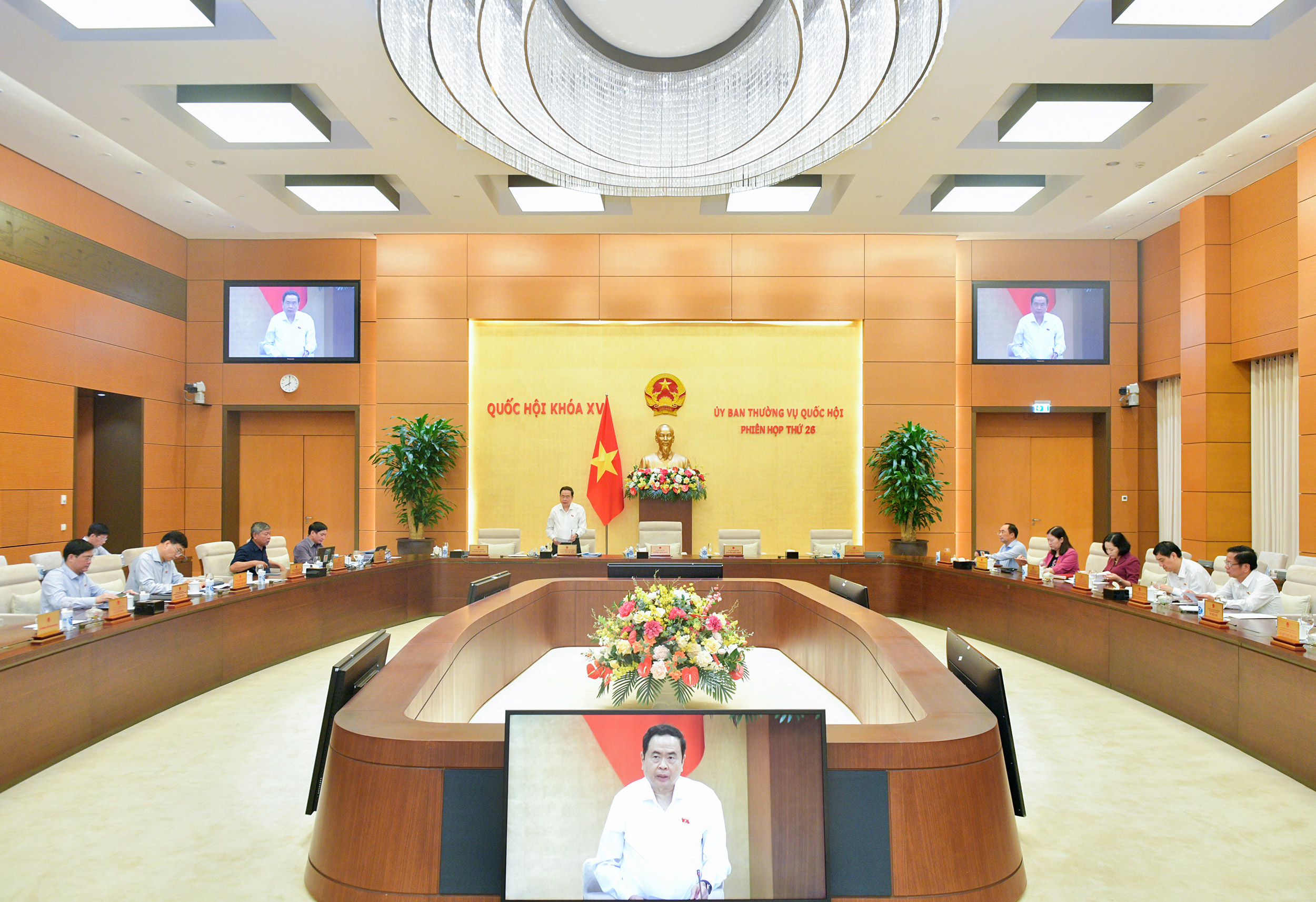 Phiên họp thứ 26 của Uỷ ban Thường vụ Quốc hội cho ý kiến về dự thảo Nghị quyết của Quốc hội về việc áp dụng thuế thu nhập doanh nghiệp bổ sung theo quy định chống xói mòn cơ sở thuế toàn cầu.