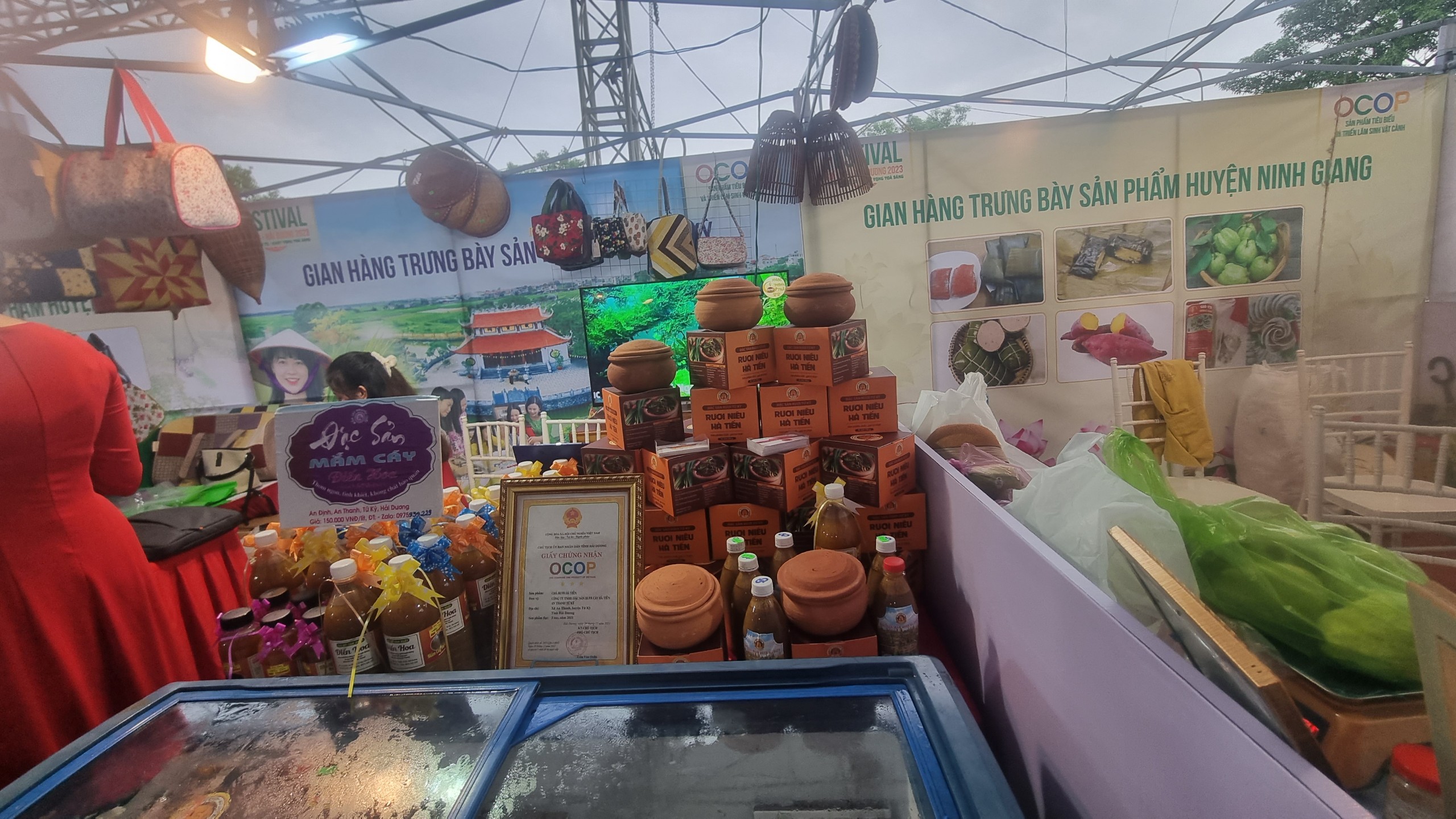 Các sản phẩm được giới thiệu tại triển lãm.