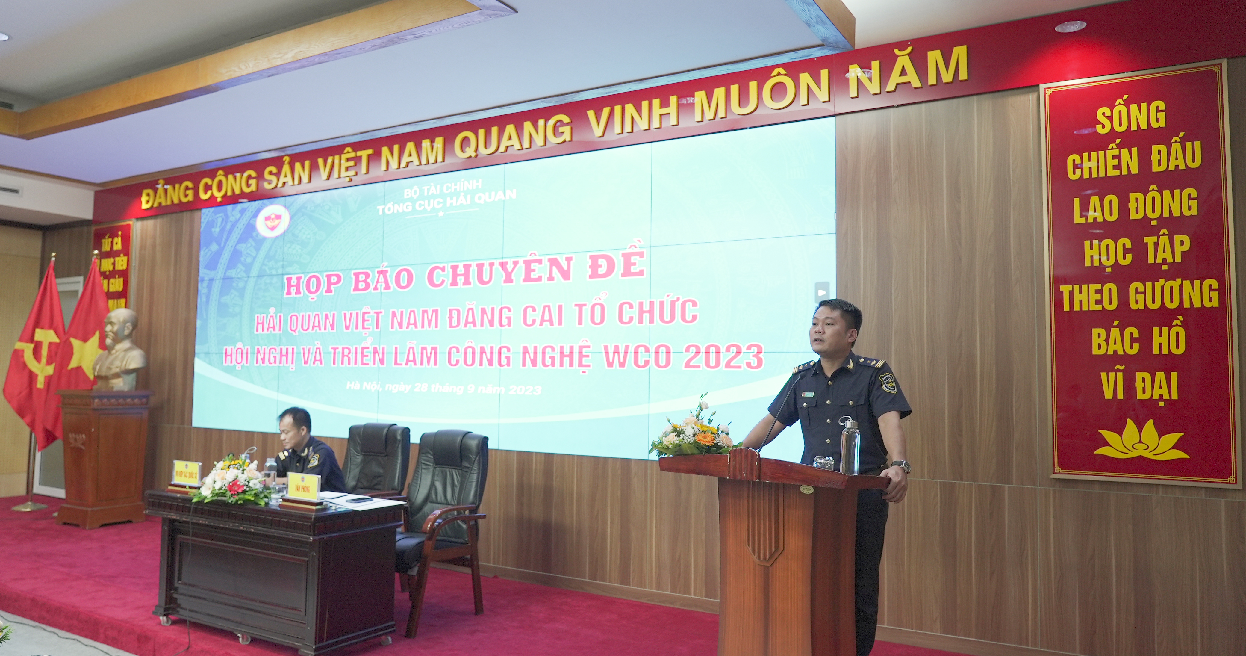 Đại diện Tổng cục Hải quan thông tin về việc Hải quan Việt Nam đăng cai tổ chức Hội nghị và Triển lãm Công nghệ WCO.