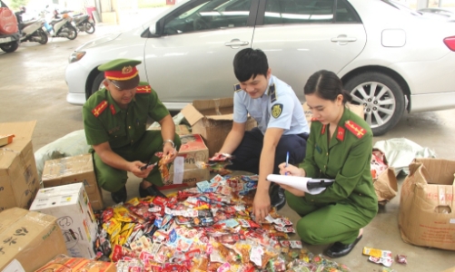 Thanh Hóa thu giữ hàng nghìn sản phẩm đồ ăn, thức uống không rõ nguồn gốc