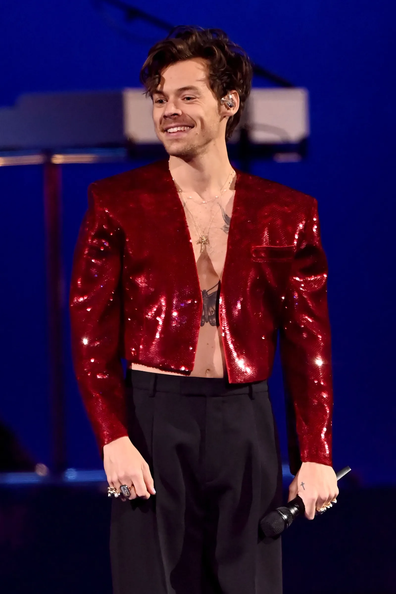 Thương hiệu làm đẹp Pleasing ra đời mang trọn cá tính của Harry Styles với sơn móng cùng serum và tháng 10 tới đây là nước hoa.