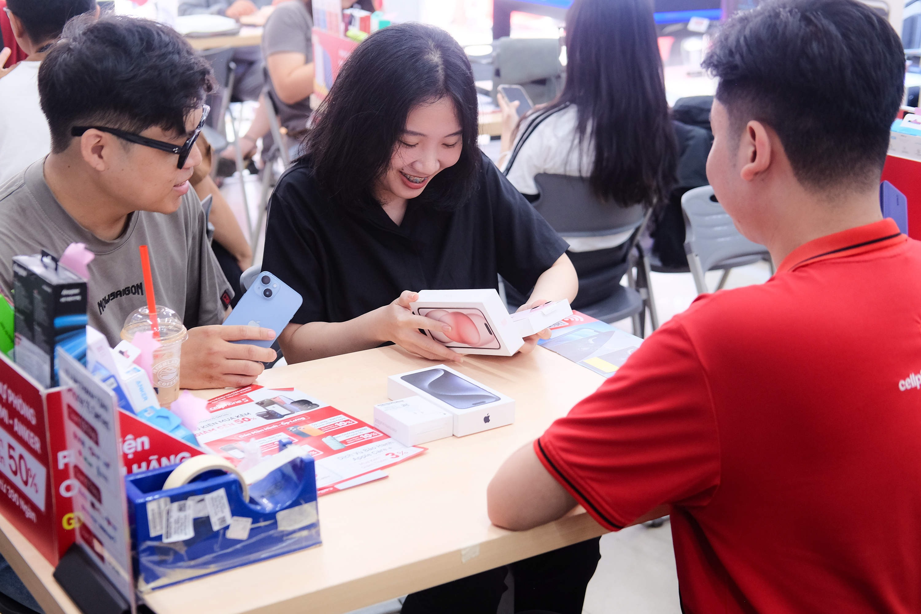 iPhone 15 phiên bản màu hồng được nhiều khách hàng lựa chọn.