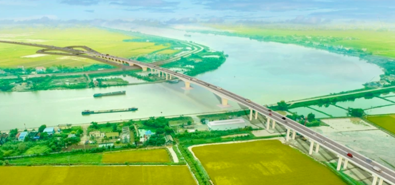 Construction of bridge connecting Ninh Binh and Nam Dinh gets underway