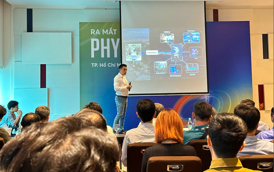 Ông Nam Đỗ, Giám đốc Công nghệ và đồng sáng lập của Phygital Labs giới thiệu về nền tảng công nghệ Nomion.