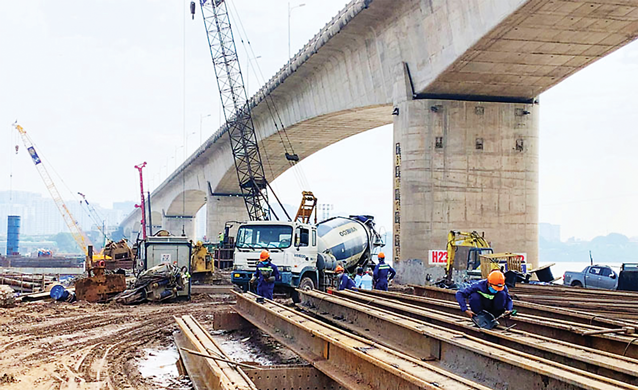 Đẩy nhanh đầu tư công để tăng động lực tăng trưởng những tháng cuối năm.