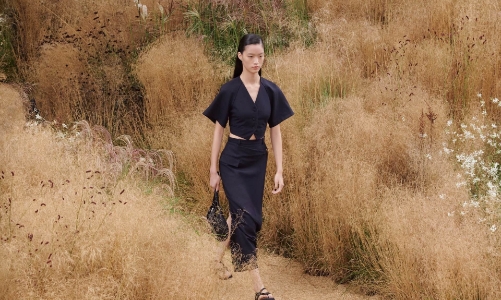 Tuần lễ thời trang Paris: cân bằng giữa nghệ thuật và thương mại