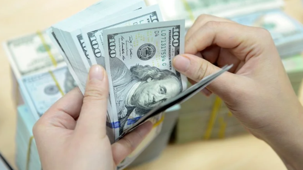 Nợ nước ngoài của doanh nghiệp tăng 975 nghìn tỷ đồng trong giai đoạn 2018 - 2022, tương ứng tăng 66%.