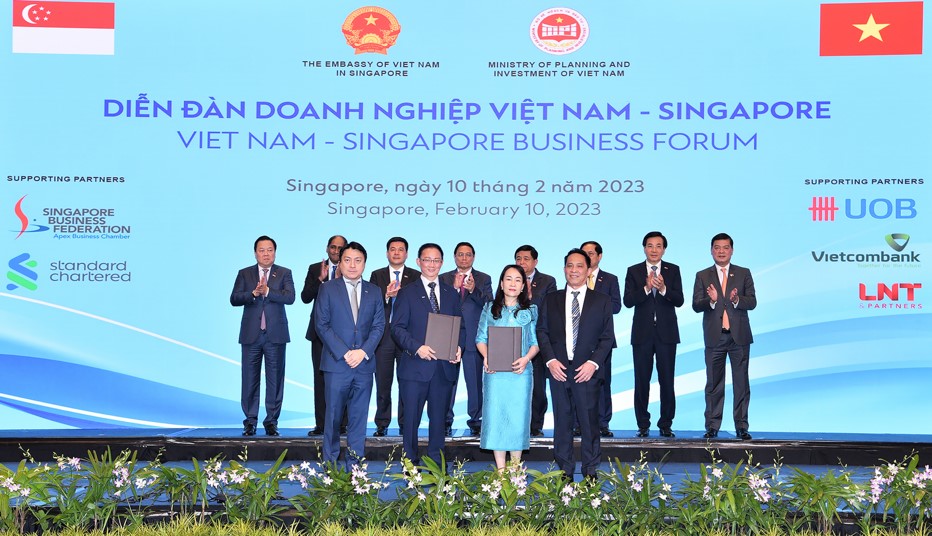 Đại diện Keppel v&agrave; Khang Điền tại Lễ trao đổi Bi&ecirc;n bản ghi nhớ hợp t&aacute;c.