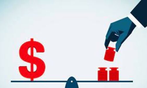 VDSC: Tỷ giá rất áp lực, nhà đầu tư nên giảm đòn bẩy đưa danh mục về trạng thái an toàn