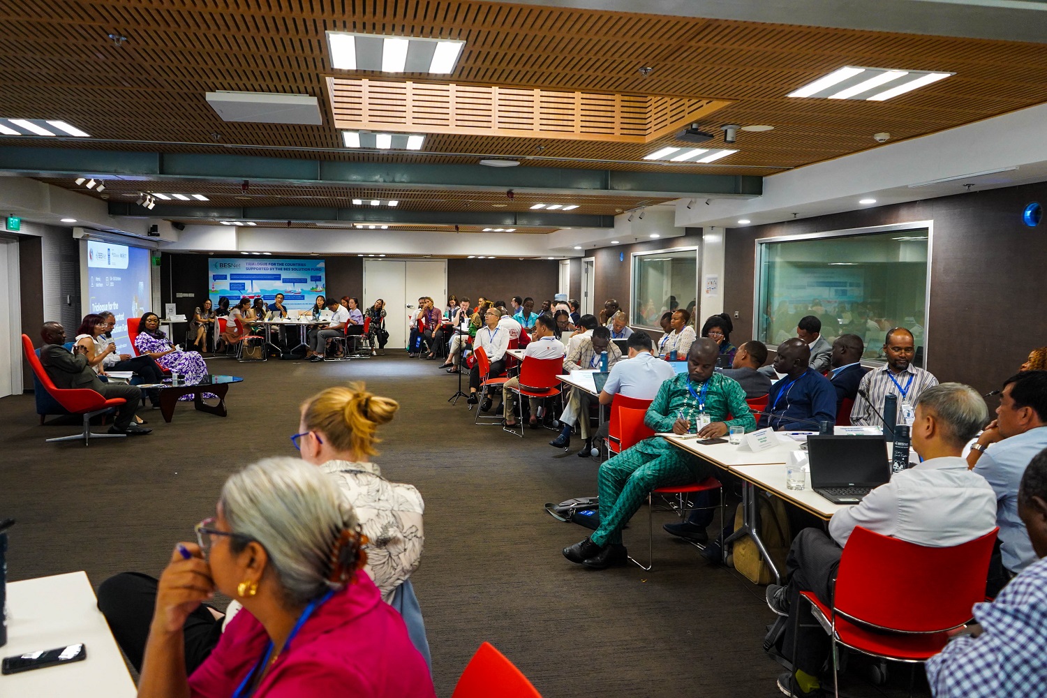 Hội nghị Mạng lưới Đa dạng sinh học v&agrave; Dịch vụ hệ sinh th&aacute;i (BES-Net) diễn ra tại H&agrave; Nội.